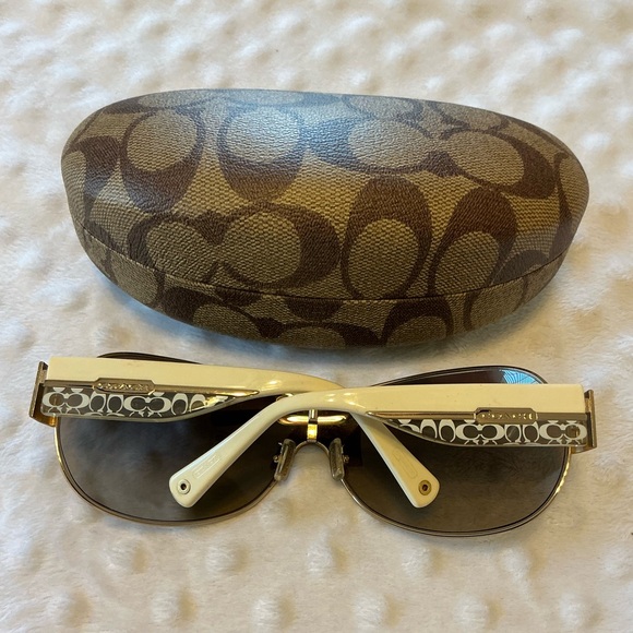 Coach Leanne Sunglasses - Picture 6 of 14